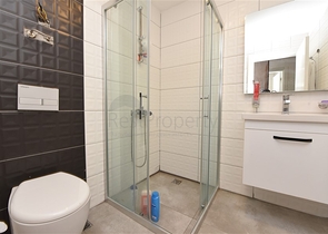 استديو اطلالة بحر -ضمن مجمع سكني يضم كافة الخدمات -في كارجيجاك / الانيا