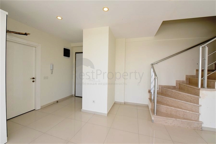 دوبلكس اطلالة بحر -في محمودلار / الانيا  