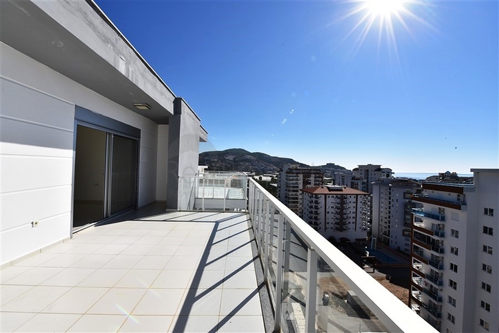 دوبلكس اطلالة بحر -في محمودلار / الانيا  