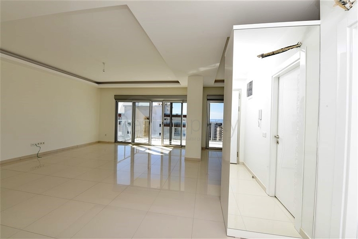 دوبلكس اطلالة بحر -في محمودلار / الانيا  