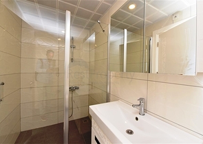 دوبلكس اطلالة بحر -في محمودلار / الانيا  