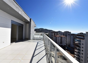 دوبلكس اطلالة بحر -في محمودلار / الانيا  