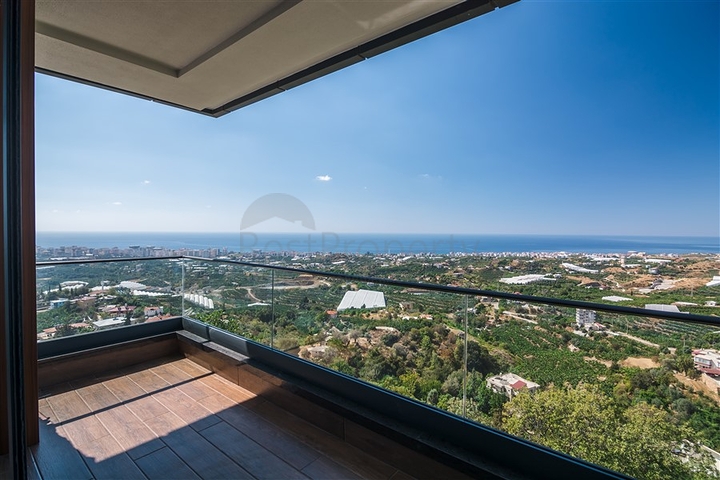 فيلا فاخرة في الانيا - اطلالة بحر - 5 غرف وصالة -في كاستل / الانيا 