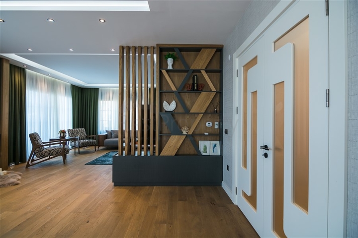 فيلا فاخرة في الانيا - اطلالة بحر - 5 غرف وصالة -في كاستل / الانيا 