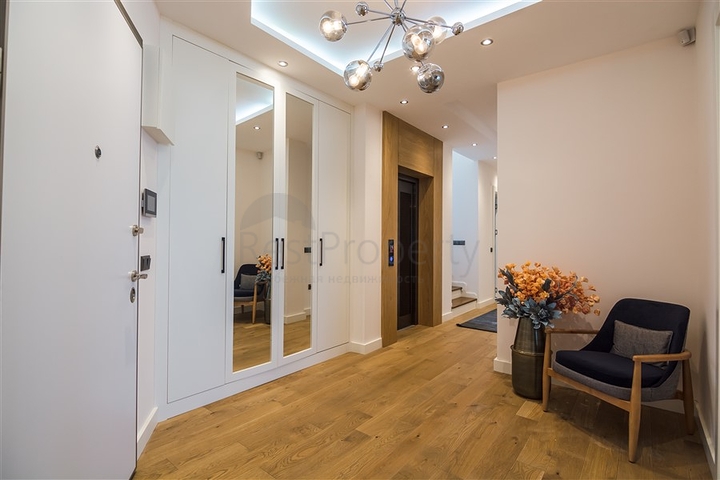 فيلا فاخرة في الانيا - اطلالة بحر - 5 غرف وصالة -في كاستل / الانيا 