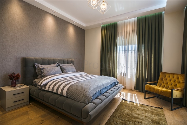 فيلا فاخرة في الانيا - اطلالة بحر - 5 غرف وصالة -في كاستل / الانيا 