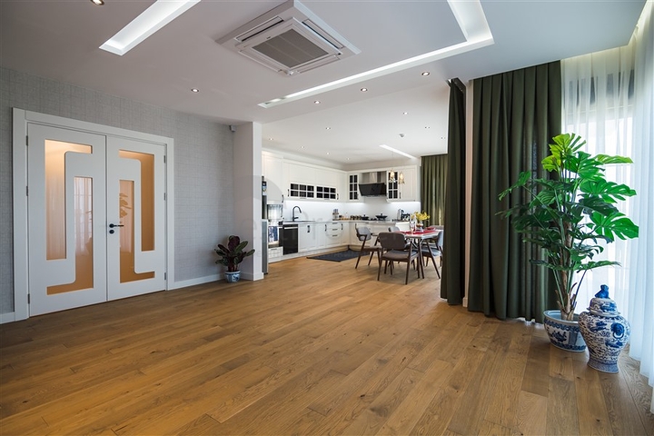 فيلا فاخرة في الانيا - اطلالة بحر - 5 غرف وصالة -في كاستل / الانيا 