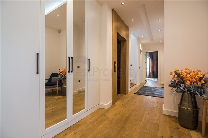 فيلا فاخرة في الانيا - اطلالة بحر - 5 غرف وصالة -في كاستل / الانيا 