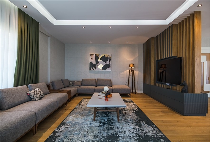 فيلا فاخرة في الانيا - اطلالة بحر - 5 غرف وصالة -في كاستل / الانيا 