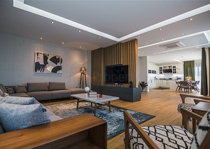 فيلا فاخرة في الانيا - اطلالة بحر - 5 غرف وصالة -في كاستل / الانيا 