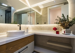 فيلا فاخرة في الانيا - اطلالة بحر - 5 غرف وصالة -في كاستل / الانيا 