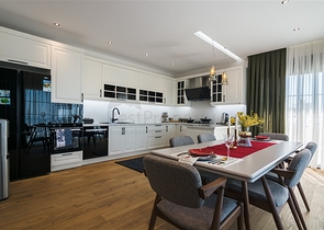 فيلا فاخرة في الانيا - اطلالة بحر - 5 غرف وصالة -في كاستل / الانيا 