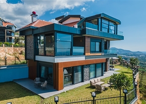 فيلا فاخرة في الانيا - اطلالة بحر - 5 غرف وصالة -في كاستل / الانيا 