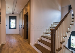 فيلا فاخرة في الانيا - اطلالة بحر - 5 غرف وصالة -في كاستل / الانيا 