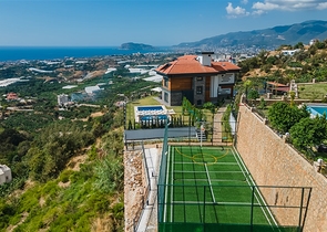 فيلا فاخرة في الانيا - اطلالة بحر - 5 غرف وصالة -في كاستل / الانيا 