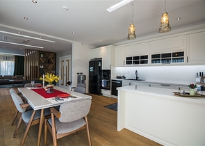 فيلا فاخرة في الانيا - اطلالة بحر - 5 غرف وصالة -في كاستل / الانيا 