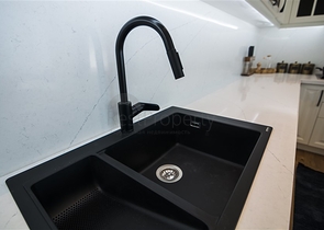 فيلا فاخرة في الانيا - اطلالة بحر - 5 غرف وصالة -في كاستل / الانيا 