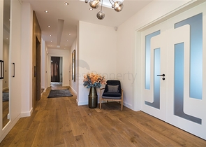 فيلا فاخرة في الانيا - اطلالة بحر - 5 غرف وصالة -في كاستل / الانيا 