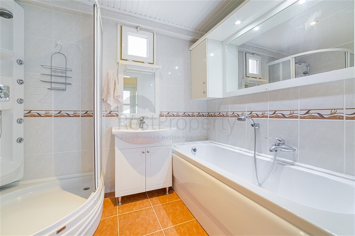 اطلالة بحر ساحرة - شقة 2 غرفة وصالة مفروشة -اول صف على البحر -في محمودلار / الانيا 