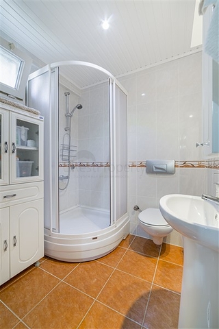 اطلالة بحر ساحرة - شقة 2 غرفة وصالة مفروشة -اول صف على البحر -في محمودلار / الانيا 