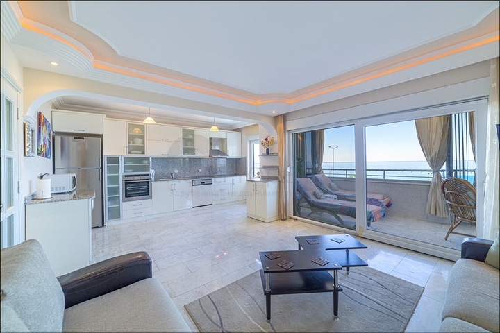 اطلالة بحر ساحرة - شقة 2 غرفة وصالة مفروشة -اول صف على البحر -في محمودلار / الانيا 