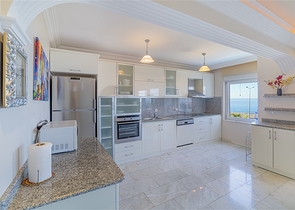 اطلالة بحر ساحرة - شقة 2 غرفة وصالة مفروشة -اول صف على البحر -في محمودلار / الانيا 