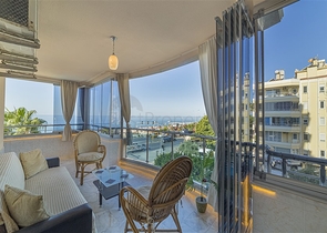 اطلالة بحر ساحرة - شقة 2 غرفة وصالة مفروشة -اول صف على البحر -في محمودلار / الانيا 