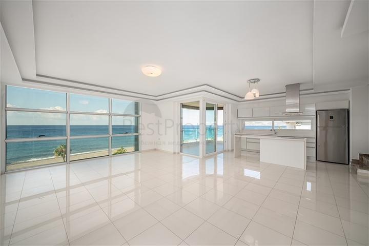 عقارات فاخرة في الانيا - دوبلكس على البحر مباشرة -مجمع فاخر -في كاستل / الانيا 