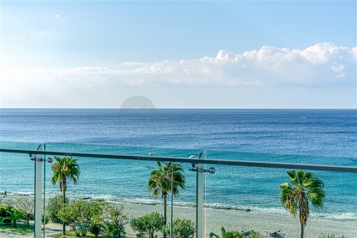 عقارات فاخرة في الانيا - دوبلكس على البحر مباشرة -مجمع فاخر -في كاستل / الانيا 