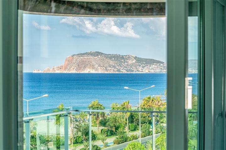 عقارات فاخرة في الانيا - دوبلكس على البحر مباشرة -مجمع فاخر -في كاستل / الانيا 