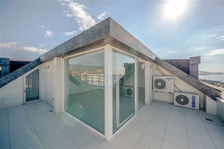 عقارات فاخرة في الانيا - دوبلكس على البحر مباشرة -مجمع فاخر -في كاستل / الانيا 