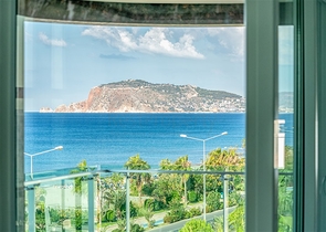 عقارات فاخرة في الانيا - دوبلكس على البحر مباشرة -مجمع فاخر -في كاستل / الانيا 