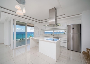 عقارات فاخرة في الانيا - دوبلكس على البحر مباشرة -مجمع فاخر -في كاستل / الانيا 