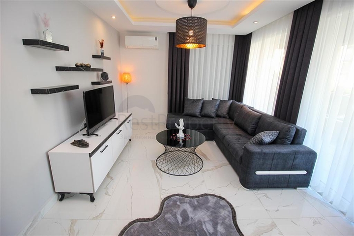 مجمع اول صف على البحر -شقة انيقة غرفة وصالة -كاستل / الانيا 