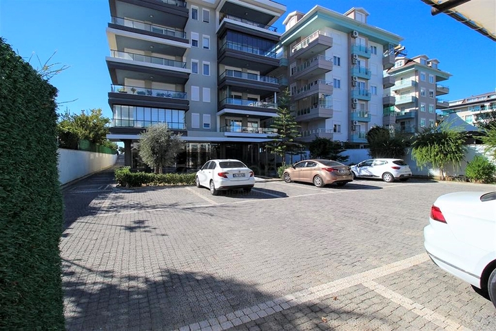 مجمع اول صف على البحر -شقة انيقة غرفة وصالة -كاستل / الانيا 