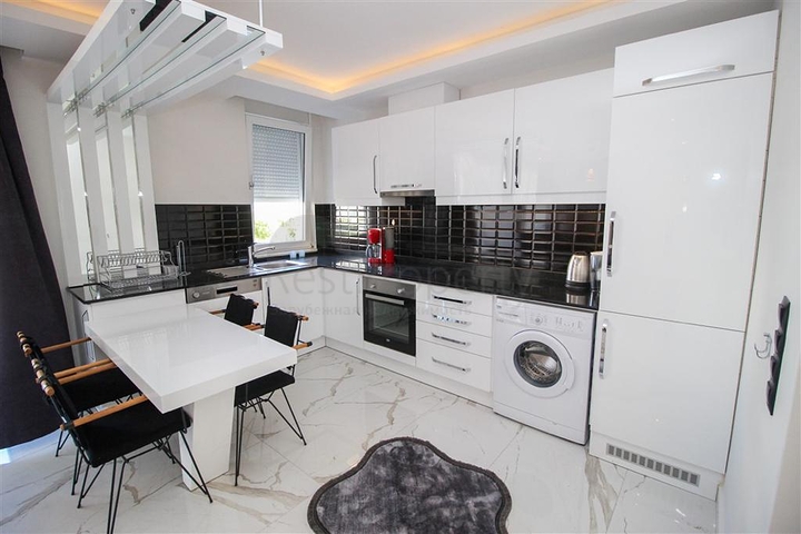 مجمع اول صف على البحر -شقة انيقة غرفة وصالة -كاستل / الانيا 