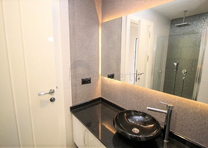 مجمع اول صف على البحر -شقة انيقة غرفة وصالة -كاستل / الانيا 