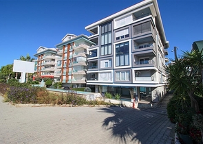 مجمع اول صف على البحر -شقة انيقة غرفة وصالة -كاستل / الانيا 