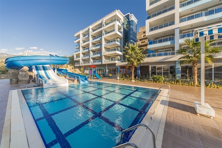 اطلالة بحر - دوبلكس 2 غرفة وصالة ضمن مجمع فاخر في كاستل / الانيا 