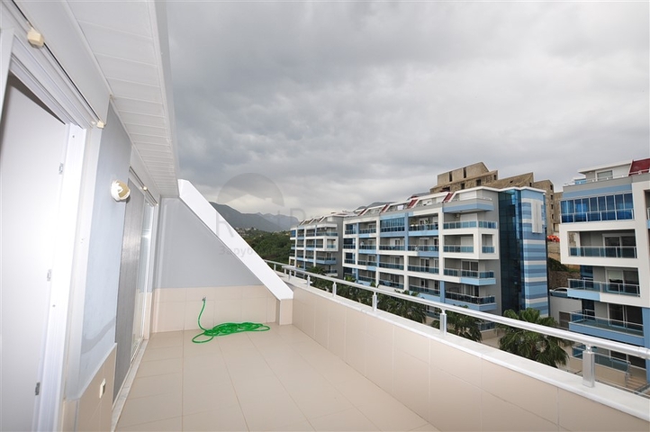 اطلالة بحر - دوبلكس 2 غرفة وصالة ضمن مجمع فاخر في كاستل / الانيا 