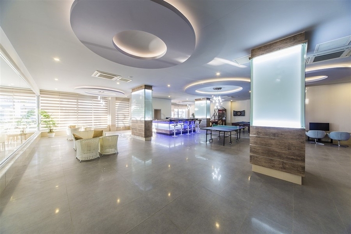 اطلالة بحر - دوبلكس 2 غرفة وصالة ضمن مجمع فاخر في كاستل / الانيا 