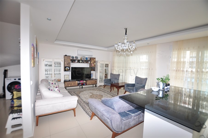 اطلالة بحر - دوبلكس 2 غرفة وصالة ضمن مجمع فاخر في كاستل / الانيا 