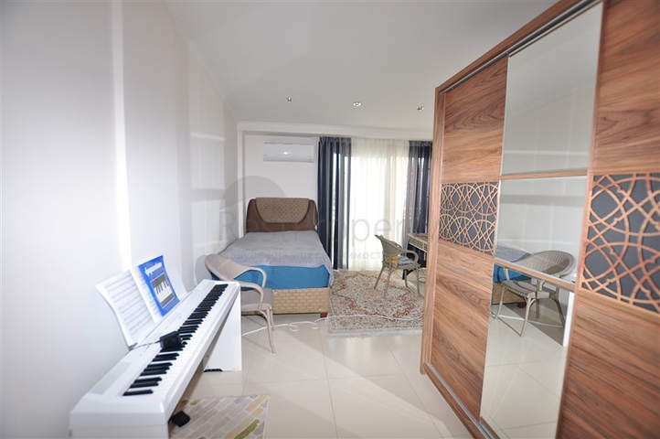 اطلالة بحر - دوبلكس 2 غرفة وصالة ضمن مجمع فاخر في كاستل / الانيا 