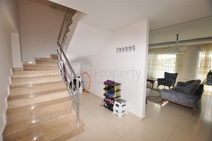 اطلالة بحر - دوبلكس 2 غرفة وصالة ضمن مجمع فاخر في كاستل / الانيا 