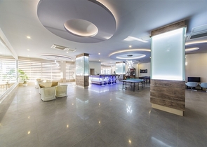 اطلالة بحر - دوبلكس 2 غرفة وصالة ضمن مجمع فاخر في كاستل / الانيا 