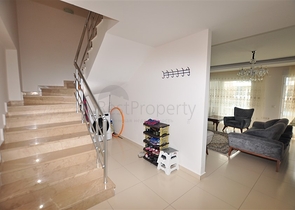 اطلالة بحر - دوبلكس 2 غرفة وصالة ضمن مجمع فاخر في كاستل / الانيا 