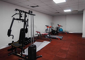 شقة للبيع في اوبا بسعر مناسب - غرفة وصالة ضمن مجمع حديث - قريبة من البحر -اوبا / الانيا 