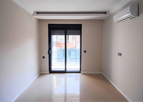 شقة للبيع في اوبا بسعر مناسب - غرفة وصالة ضمن مجمع حديث - قريبة من البحر -اوبا / الانيا 