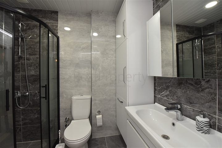 قريبة من شاطئ كليوباترا -شقة 2 غرفة وصالة -مطبخ منفصل -في مركز الانيا 