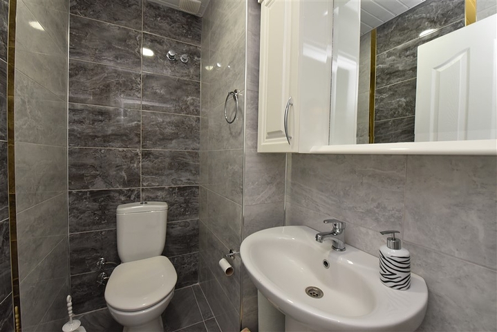 قريبة من شاطئ كليوباترا -شقة 2 غرفة وصالة -مطبخ منفصل -في مركز الانيا 